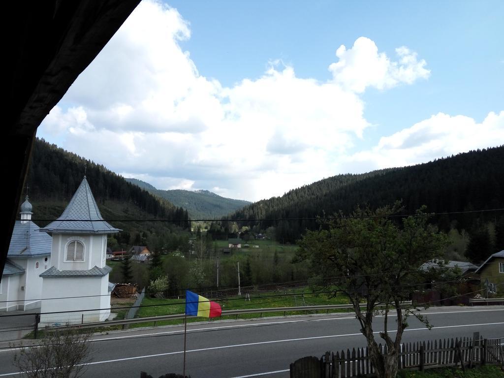 Casa Lia Hotel Valea Putnei Luaran gambar